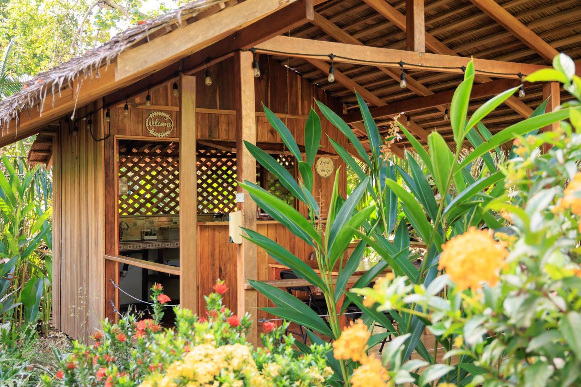 Bungalows Ache Cahuita Εξωτερικό φωτογραφία